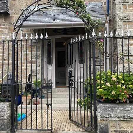 The Old Club Bed & Breakfast